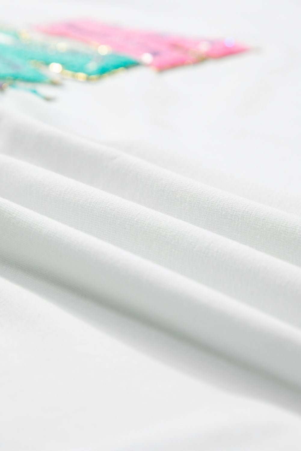 Witte MAMA T-shirt met chenille patches en ronde hals - PrizQ