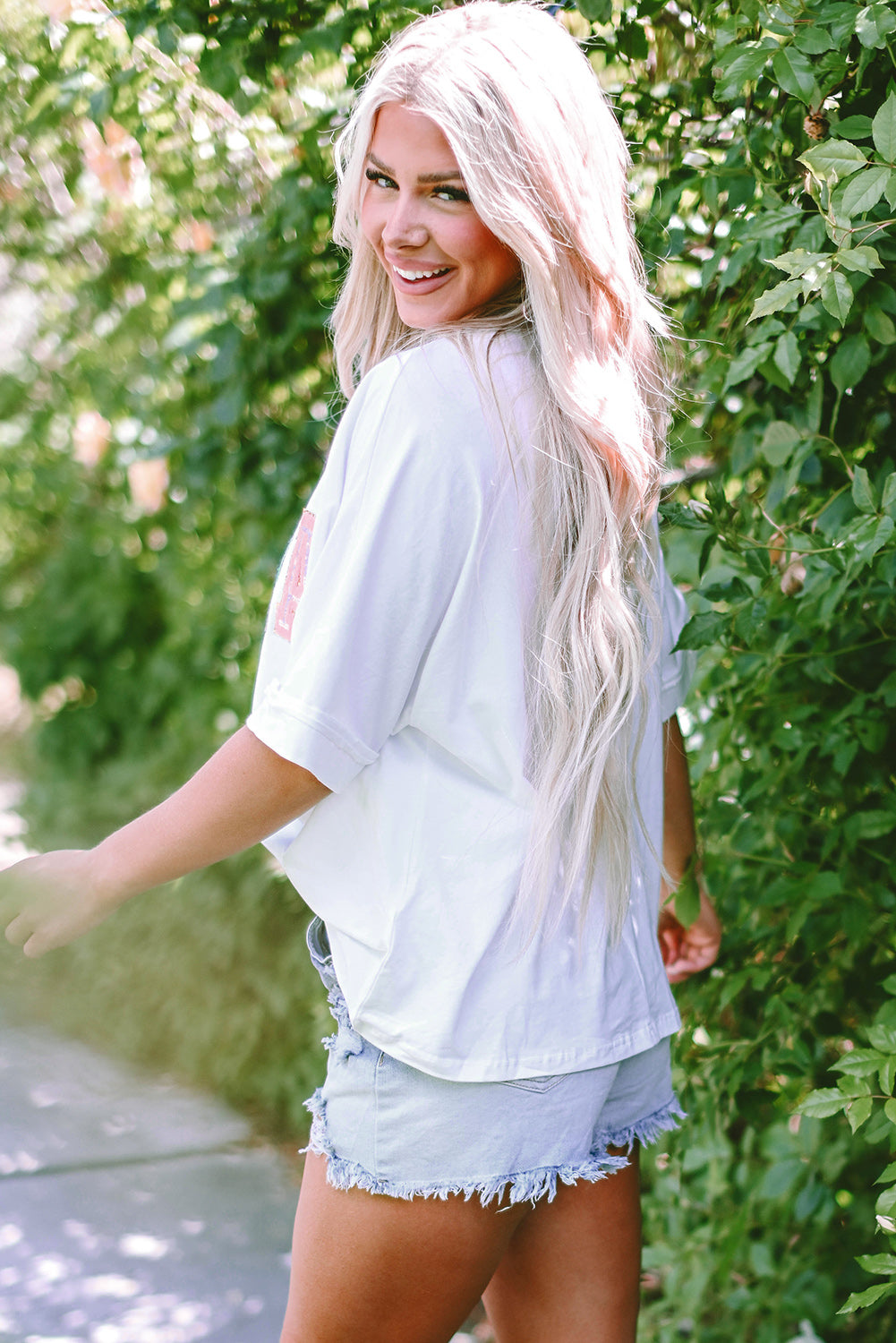 Witte MAMA T-shirt met chenille patches en ronde hals - PrizQ