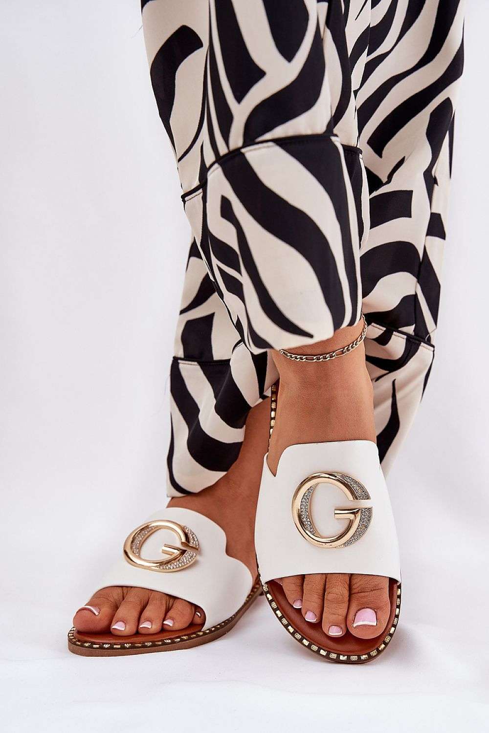 slippers model 212600 Step in style