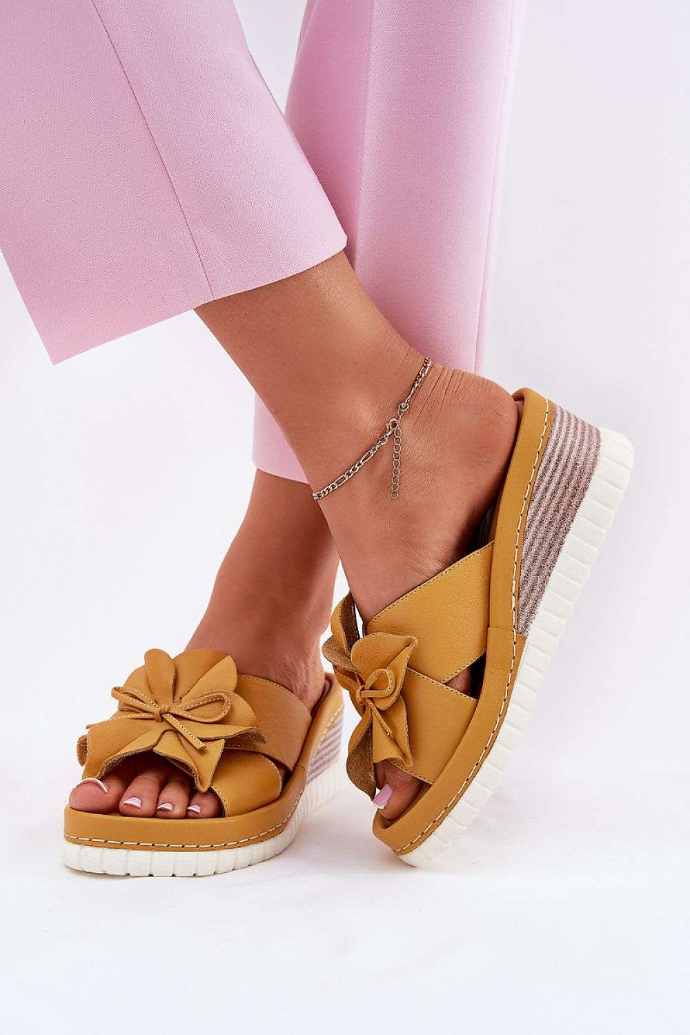 slippers model 212705 Step in style