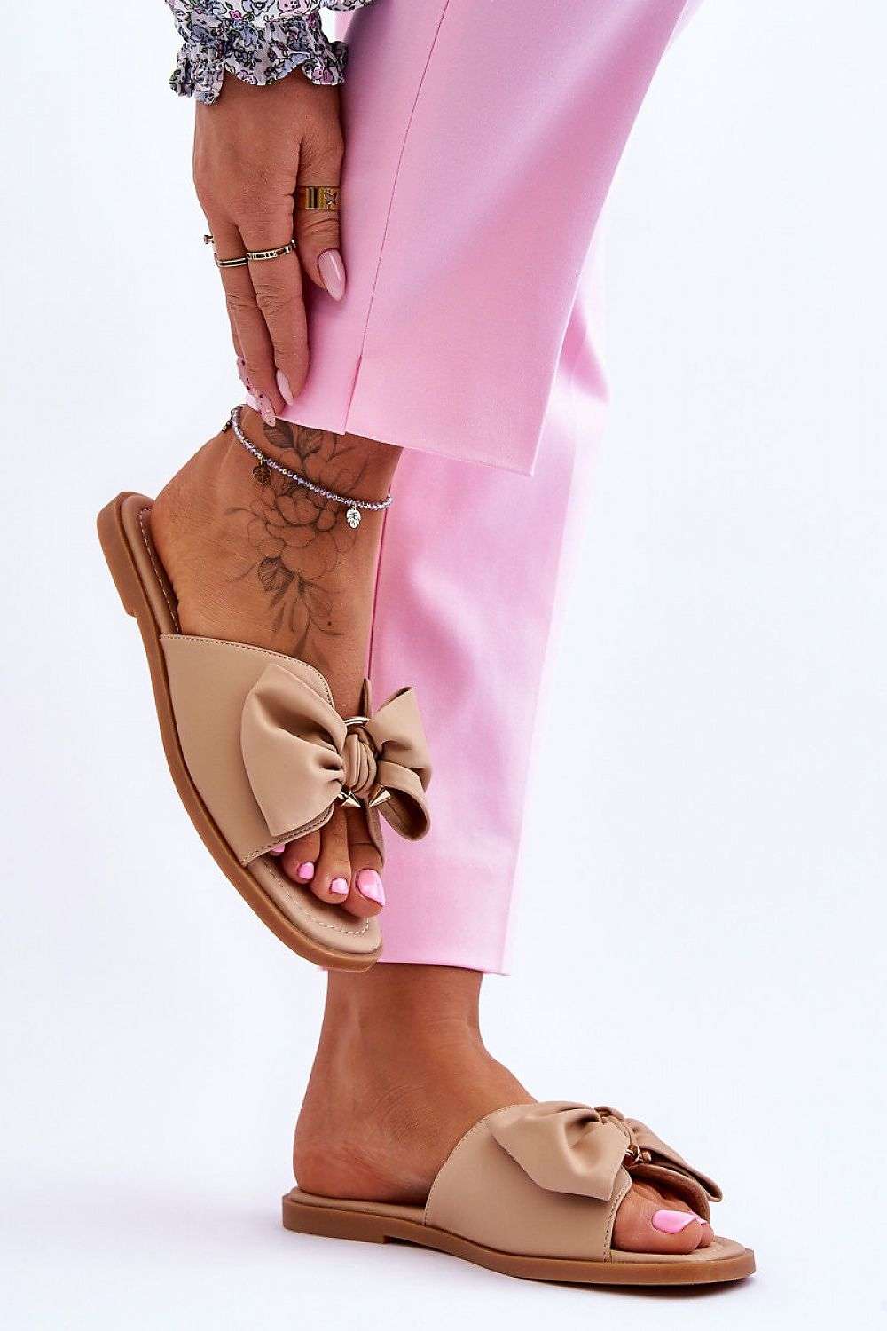 slippers model 178342 Step in style