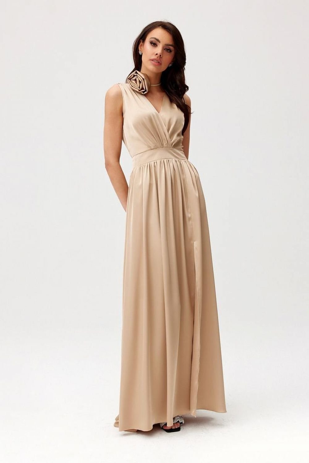Elegante satijnen avondjurk met ruguitsnede en beensplit – Roco Fashion