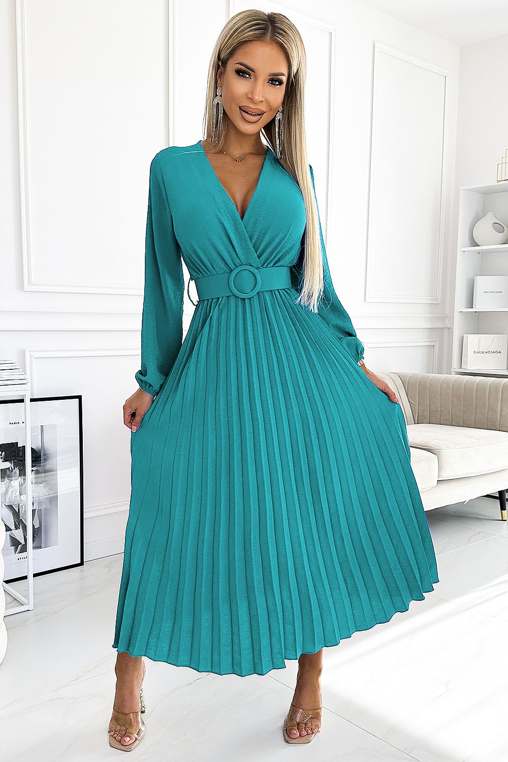 Groene feestjurk met ceintuur – numoco basic collectie