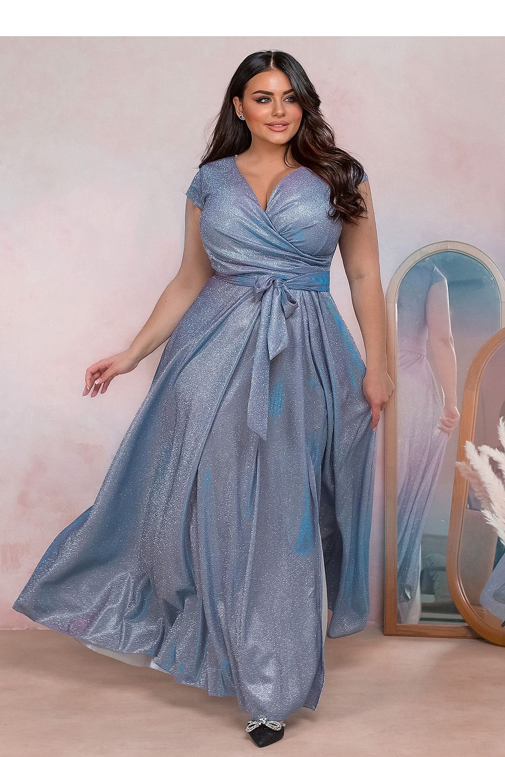 Numoco blauw Radiance Plus Size Jurk 208814 – Glinsterende vuilroze avondjurk met V-hals