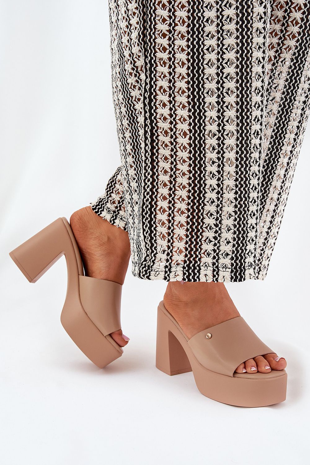 slippers model 209944 Step in style