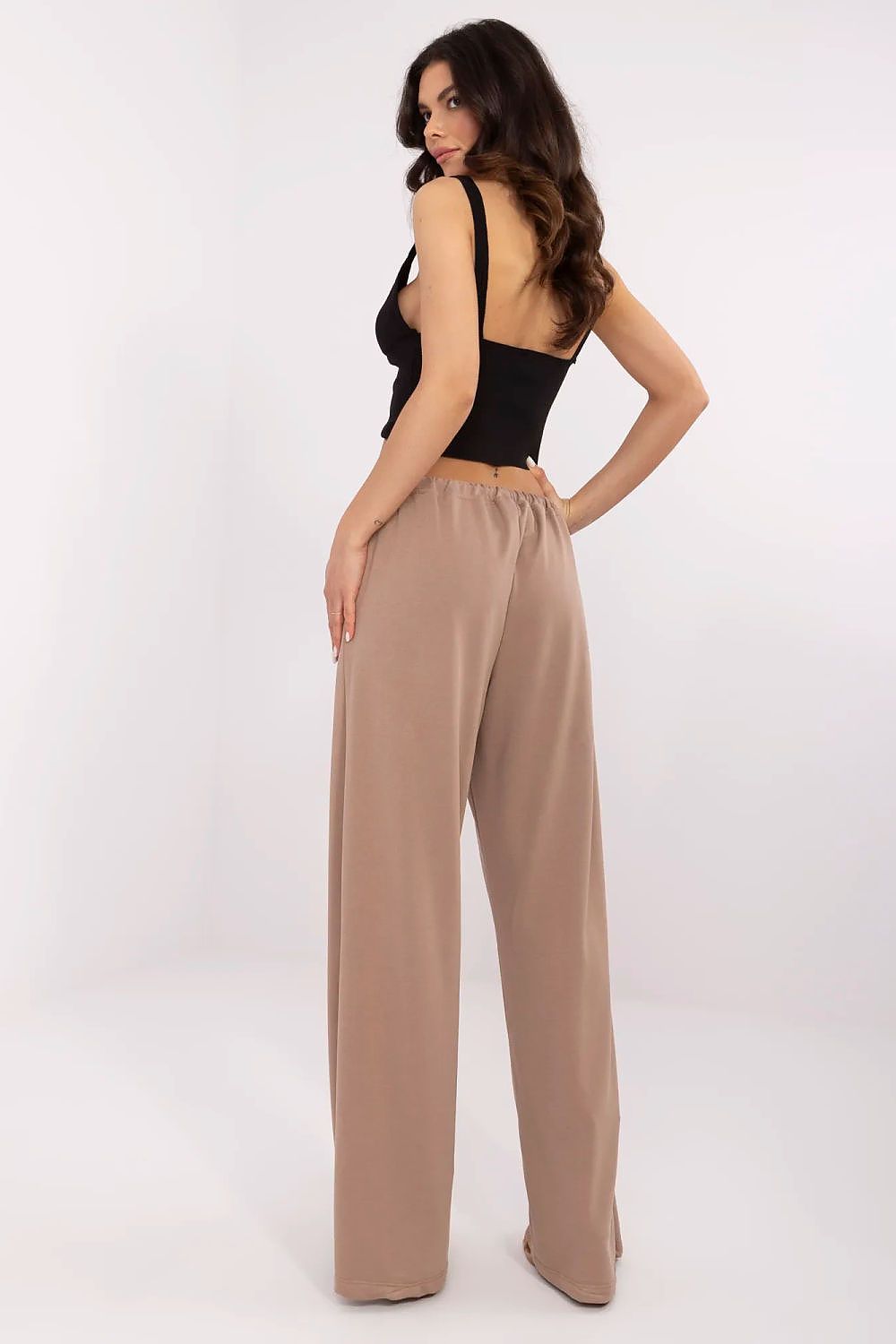 trainingsbroek model 210618 Relevance
