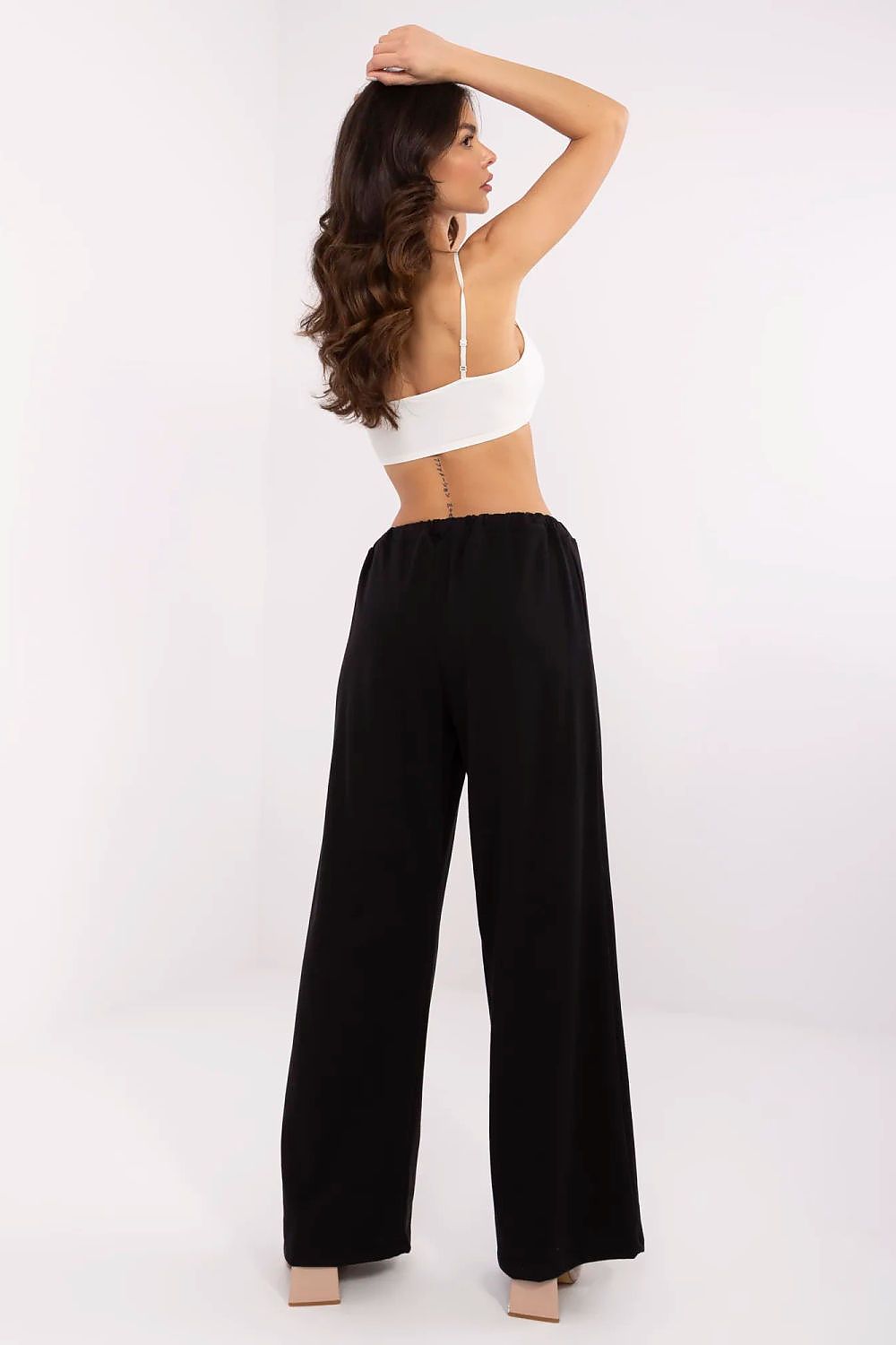 trainingsbroek model 210619 Relevance