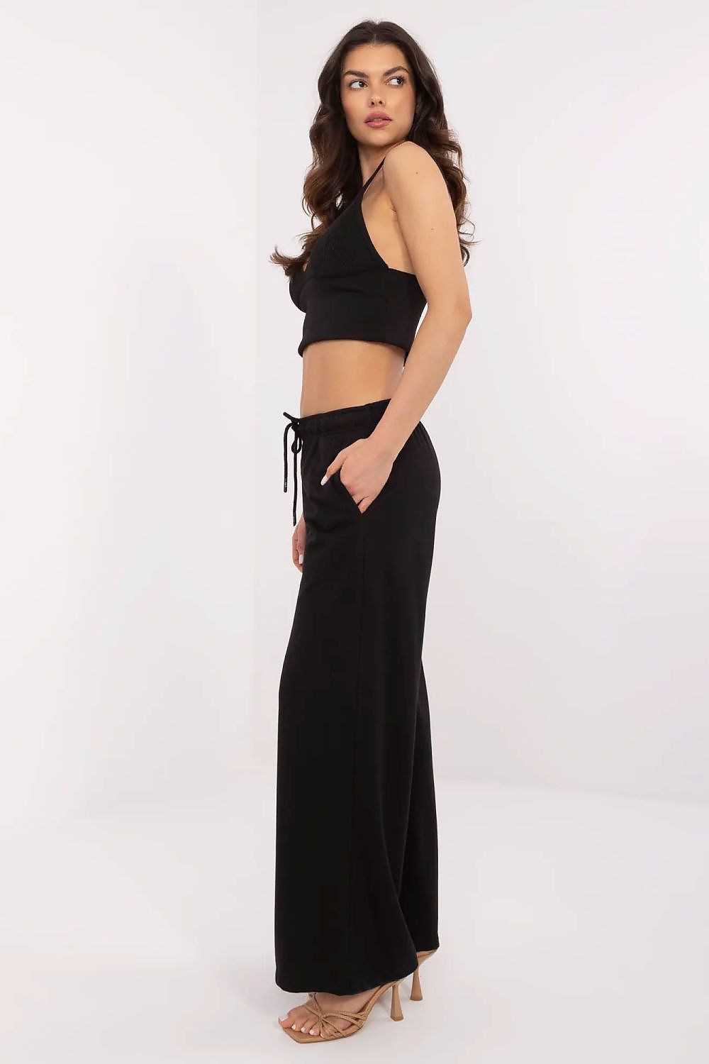 trainingsbroek model 210620 Relevance