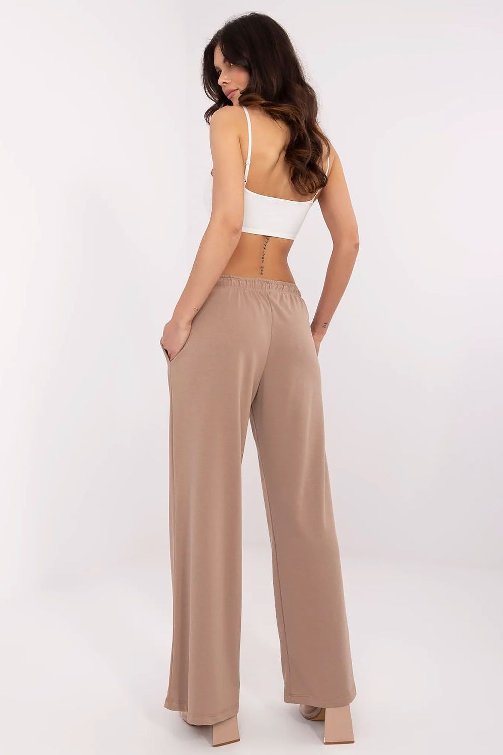 trainingsbroek model 210621 Relevance
