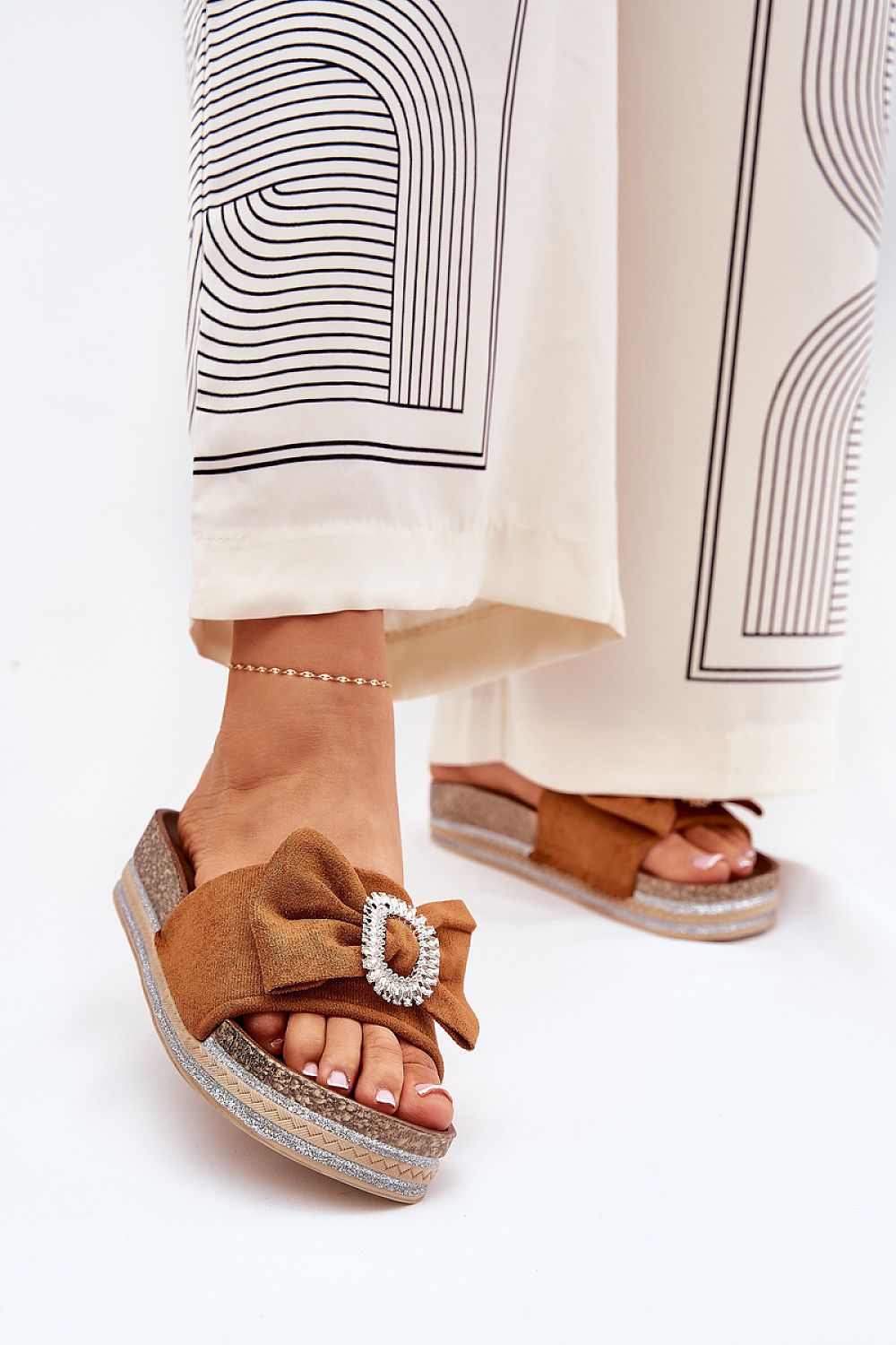 slippers model 210763 Step in style