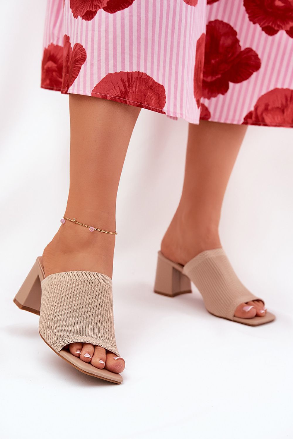 slippers model 211021 Step in style