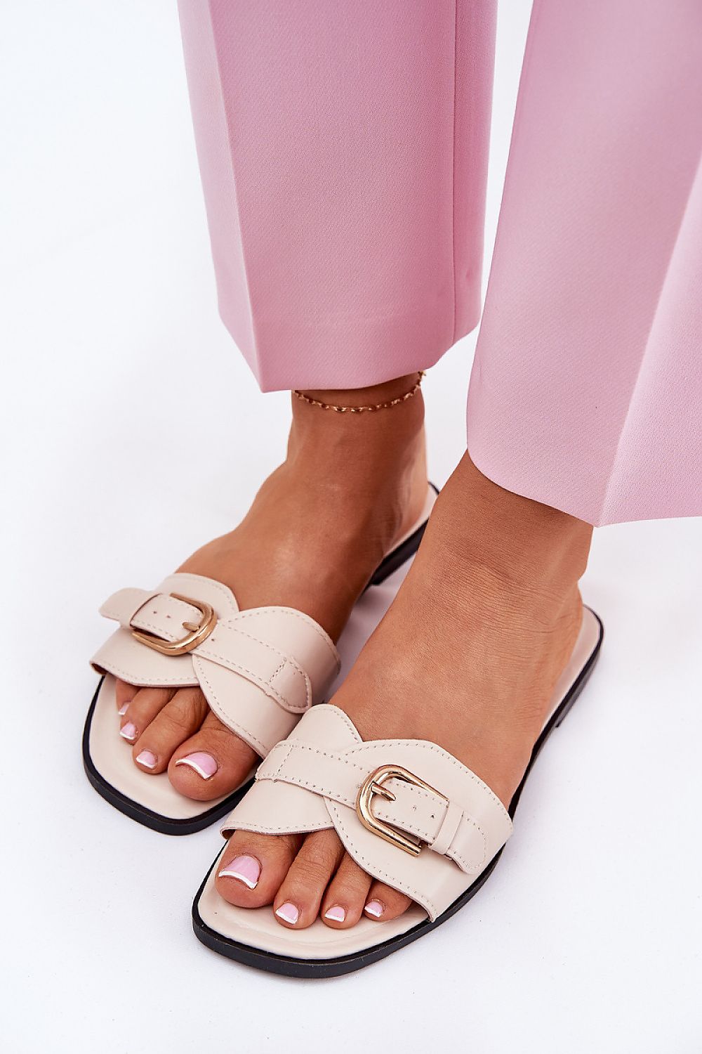 slippers model 211691 Step in style