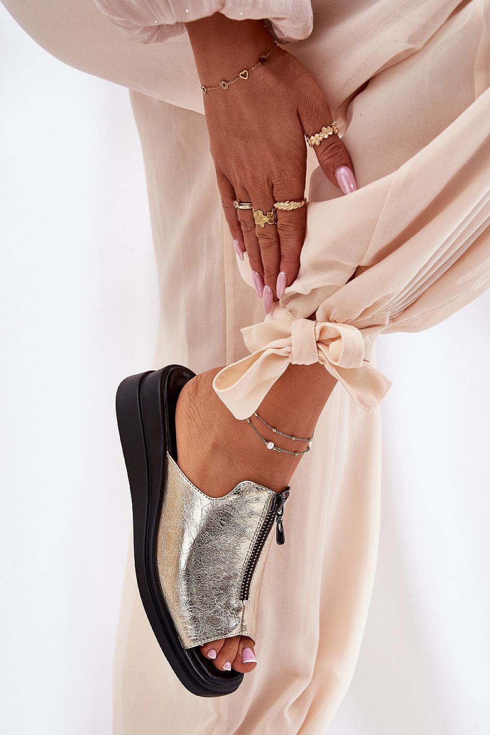 slippers model 211955 Step in style