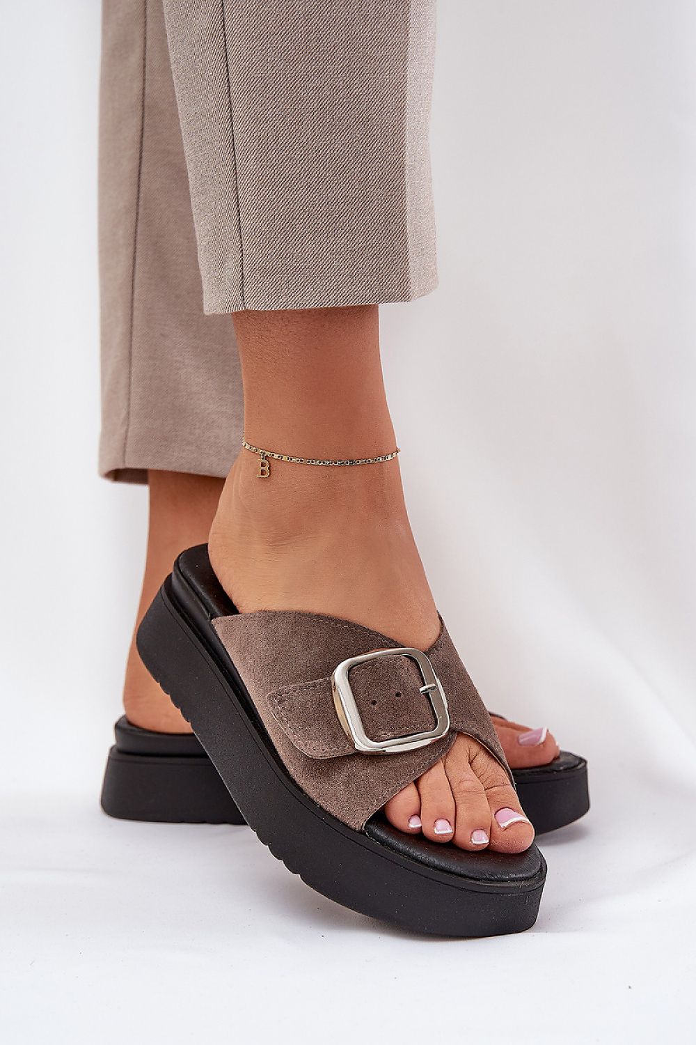 slippers model 211969 Step in style