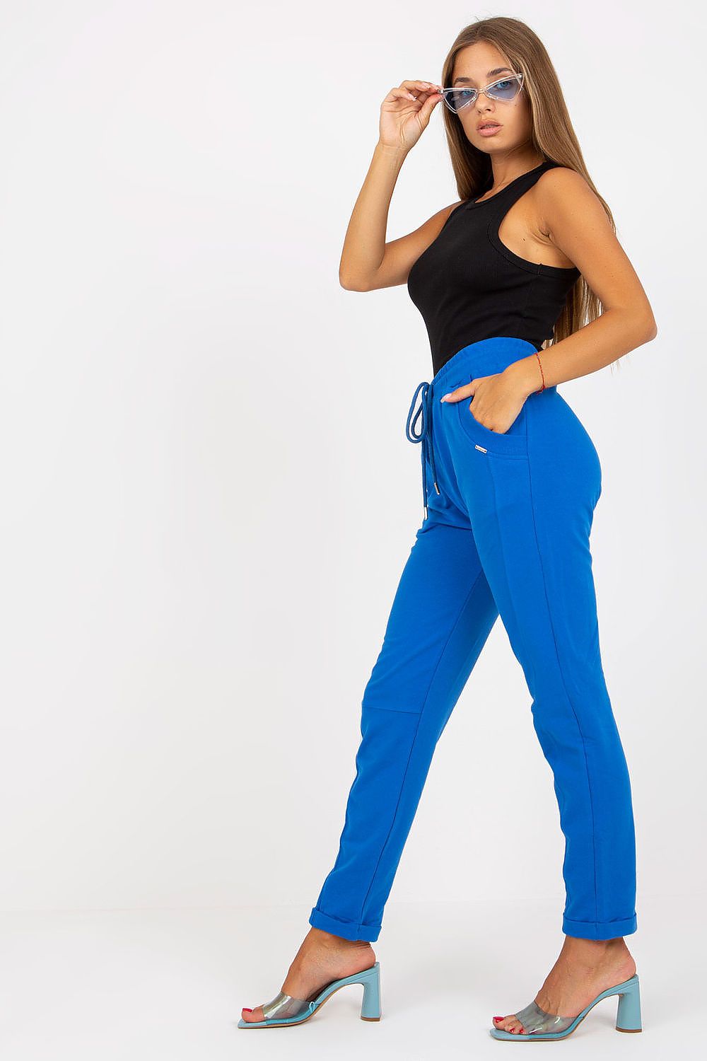 trainingsbroek model 191222 Relevance