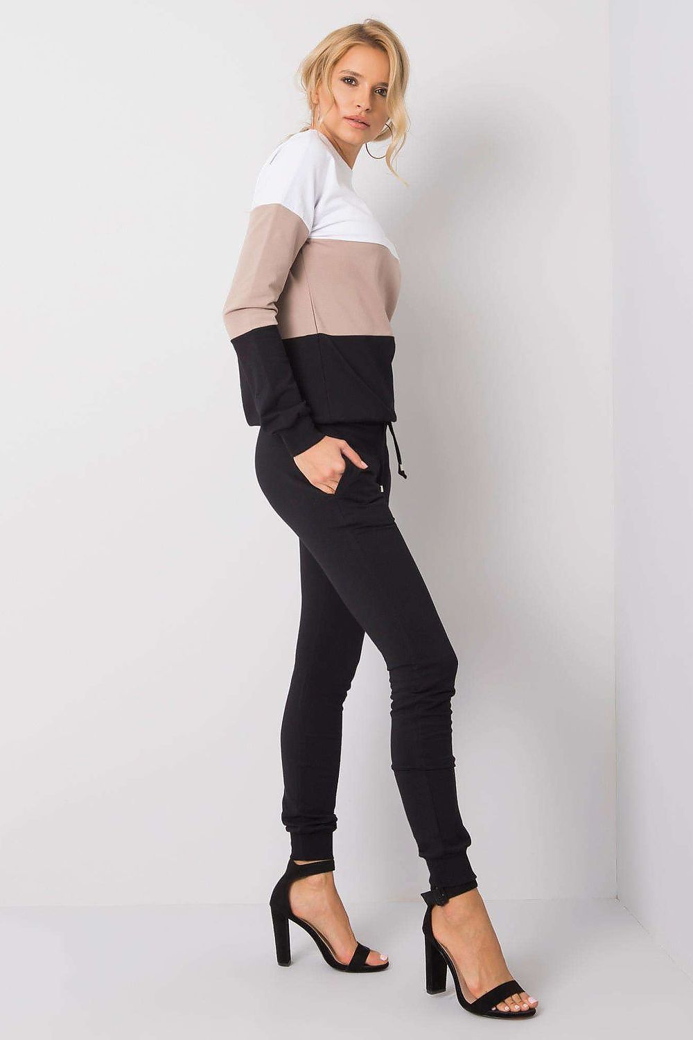 Set model 175127 Rue Paris