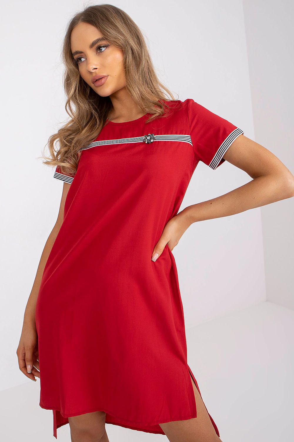 Aurora Asymmetrie Zomerdagjurk met asymmetrisch design en uniek patchdetail