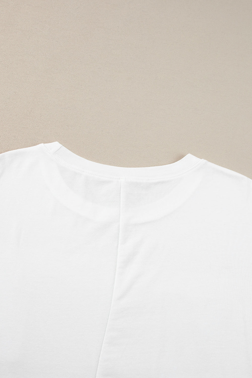 Witte MAMA T-shirt met chenille patches en ronde hals - PrizQ