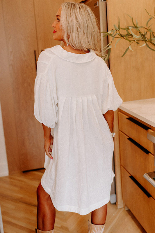 Witte mini-jurk met knoopsluiting en halve pofmouwen - PrizQ