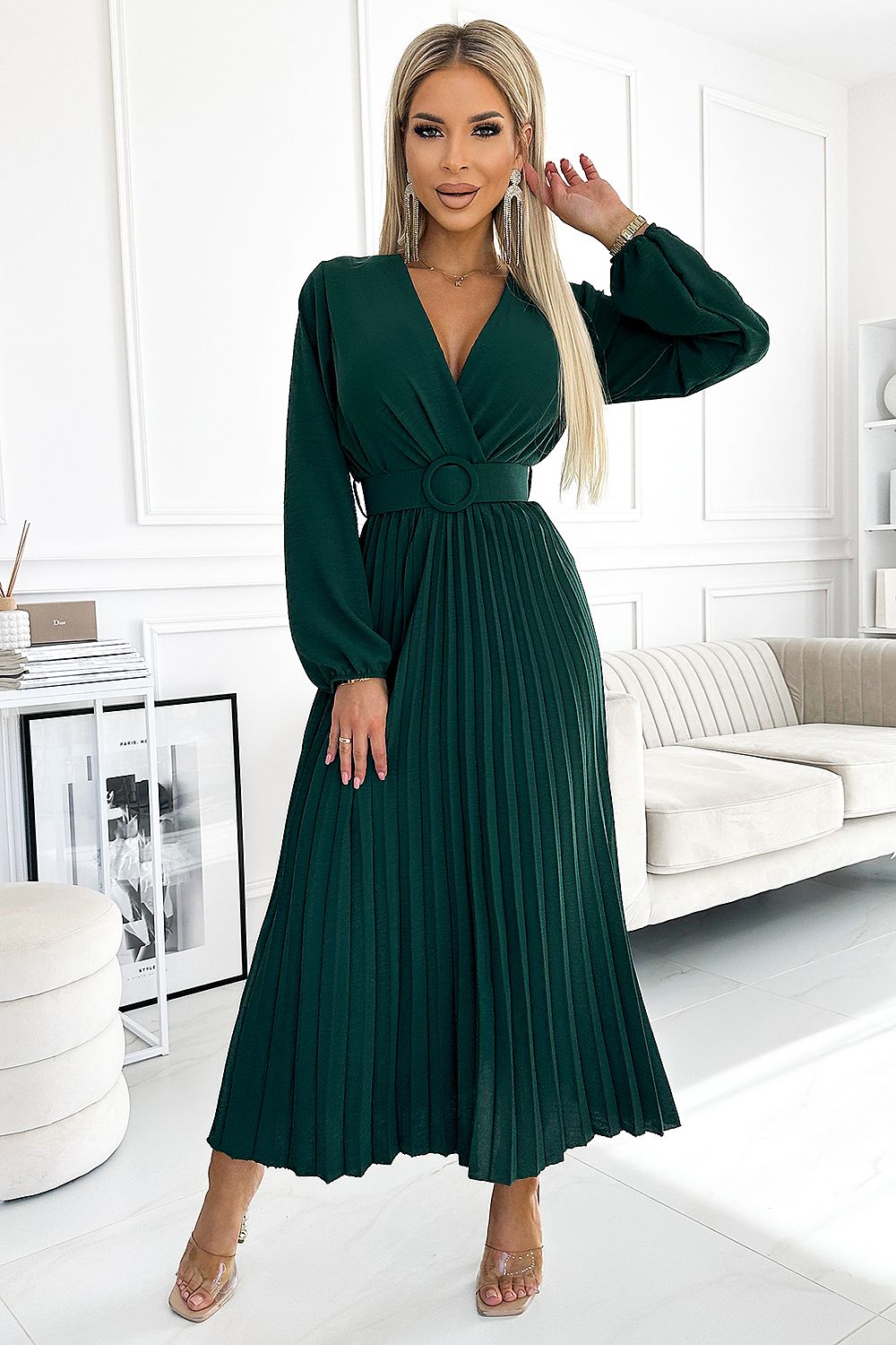 Groene feestjurk met ceintuur – numoco basic collectie
