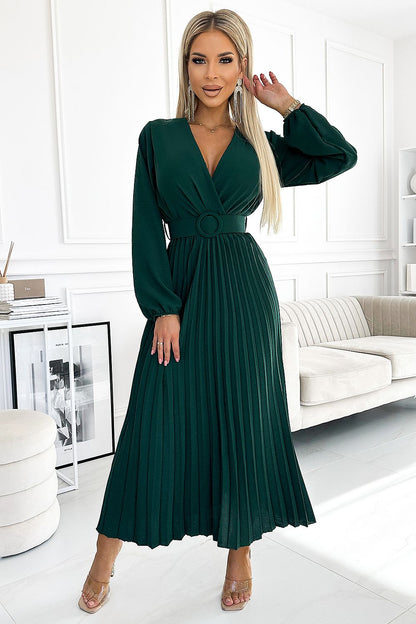 Groene feestjurk met ceintuur – numoco basic collectie