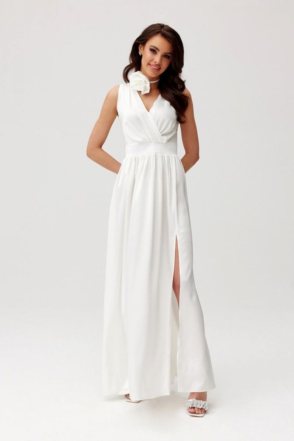 Elegante satijnen avondjurk met ruguitsnede en beensplit – Roco Fashion