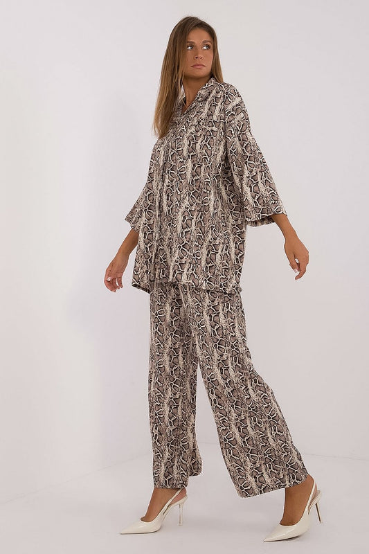 Numoco Safari Chic Duo Set – Dierenmotief shirt en wijde broek met elastische taille – Casual outfit