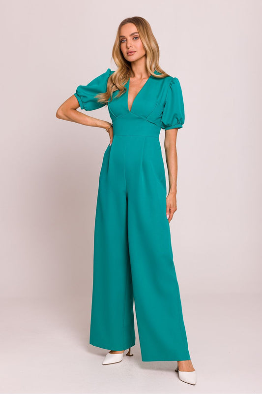 Étoile Poise – Vrouwelijke jumpsuit met diepe V-hals, pofmouwen en uitlopende broekspijpen in elegante stijl.