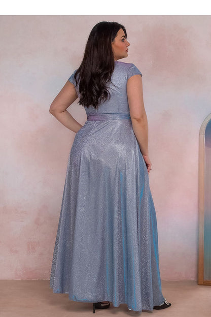 Striklint en wijd uitlopende rok op de Numoco Blauw Radiance Feestjurk