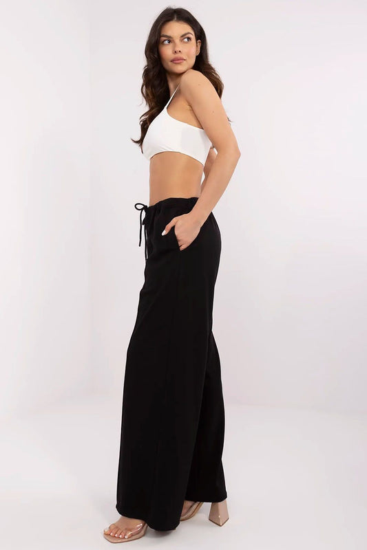  trainingsbroek model 210619 Relevance 