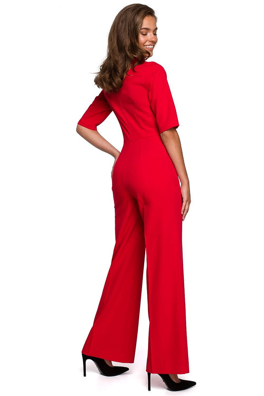 Rode jumpsuit met wijde broekspijpen en V-halsstrik – Stylove Modern Elegance collectie