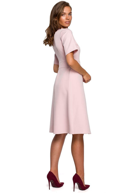 Trapezium jurk met omhullende pasvorm – elegante multi-occasion dagjurk – Stylove collectie