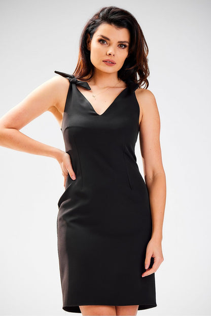 Elegante Aansluitende Jurk met Schouderdetails Model 178669 - PrizQ